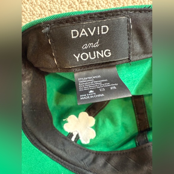 David and Young Green Cap with White Shamrock - Picture 3 of 4